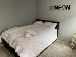 Luxurious En-suite Soft Water Air Conditioning TV RIPPLE